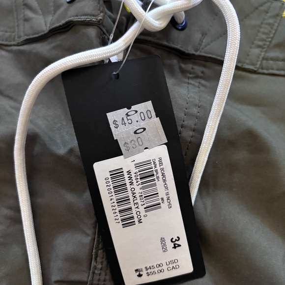New mens Oakley board shorts various sizes - Picture 2 of 4